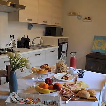 לינה וארוחת בוקר Casa Rachele